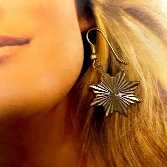 Vintage Golden Starburst Dangle Earrings - Picture 4 of 6
